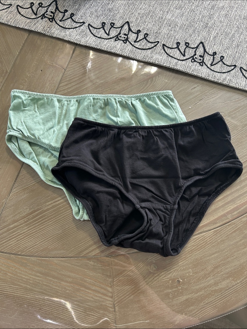 New Kent 100% organic cotton underwear 2 pairs size small